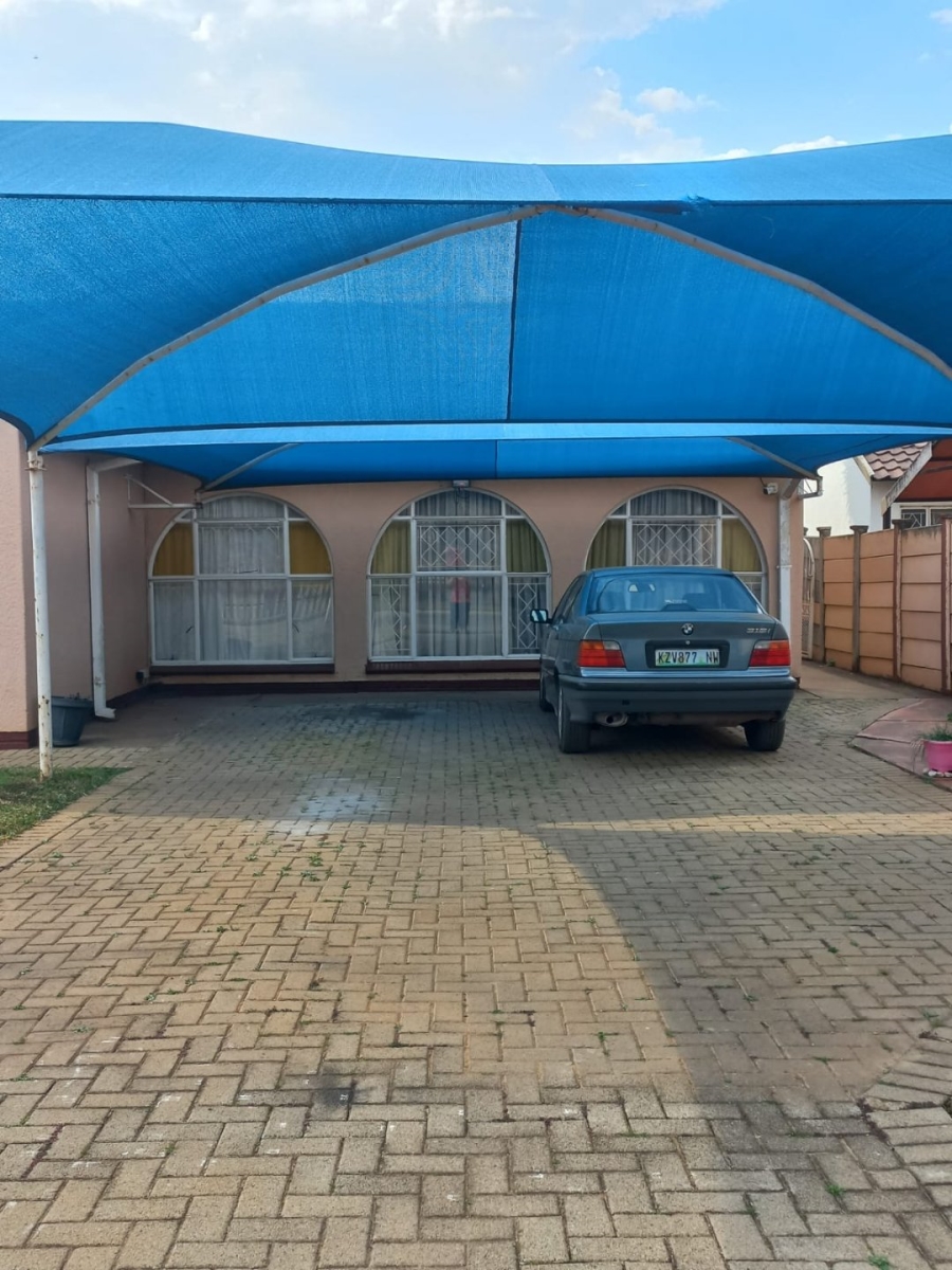 3 Bedroom Property for Sale in La Hoff North West